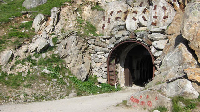 Stoneman Glaciara - Eingang Märjela Tunnel